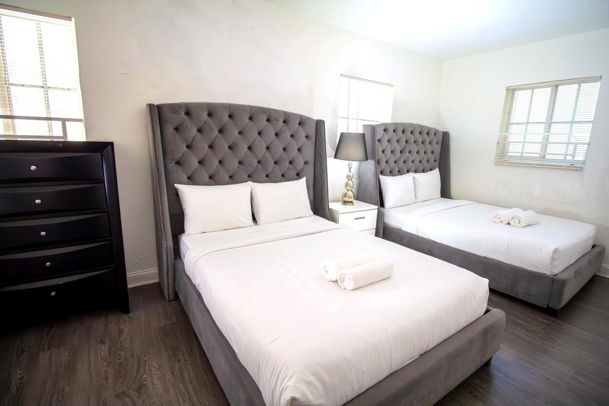 Courtyard Apartments Part Of The Oasis Casita Collection ميامي بيتش المظهر الخارجي الصورة