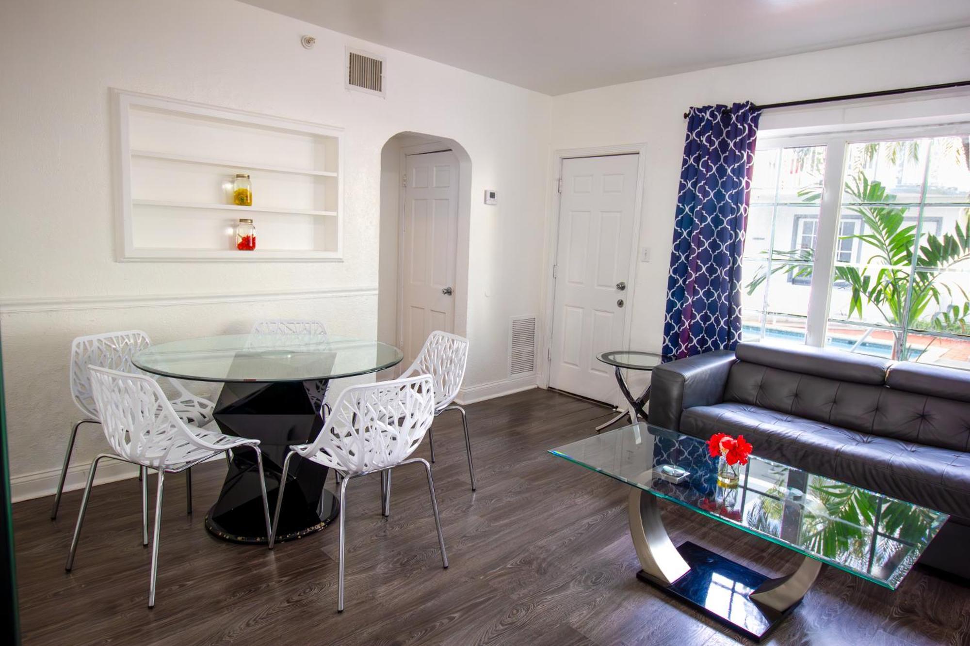 Courtyard Apartments Part Of The Oasis Casita Collection ميامي بيتش المظهر الخارجي الصورة