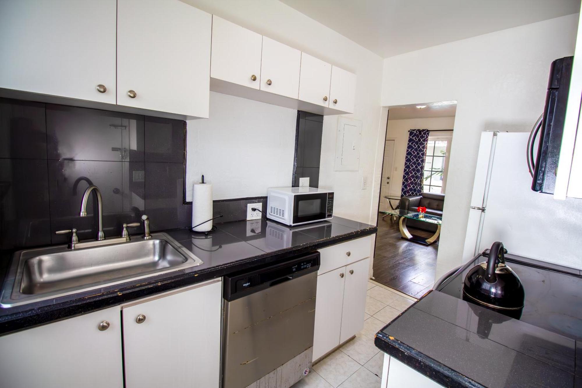 Courtyard Apartments Part Of The Oasis Casita Collection ميامي بيتش المظهر الخارجي الصورة